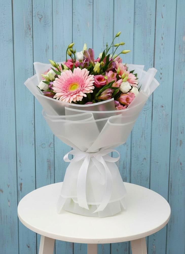 Букет цветов из: Герберы, Альстромерии и Лизиантусы в Пролетарске Ростовская область