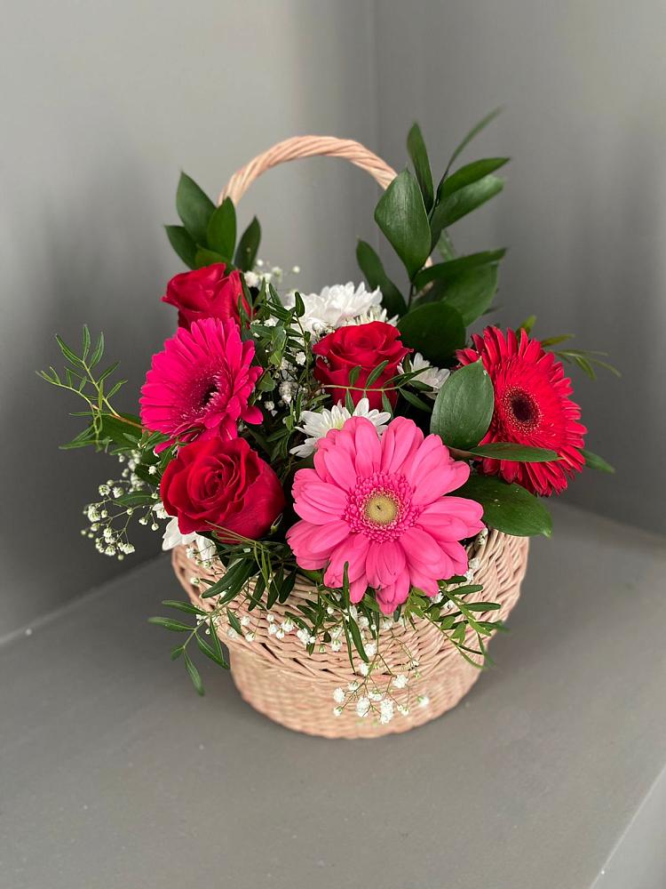 Цветочная композиция из Розы, Хризантемы и Герберы в корзине в Пролетарске Ростовская область