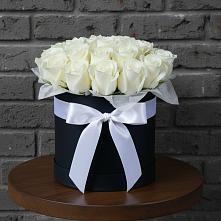 Цветочная композиция из Розы в шляпной коробке в Пролетарске Ростовская область