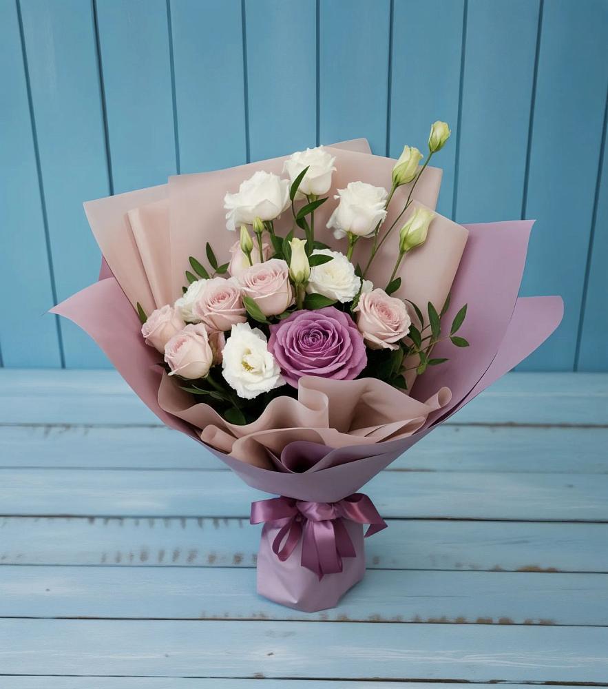 Букет цветов из: Розы и Лизиантусы в Пролетарске Ростовская область